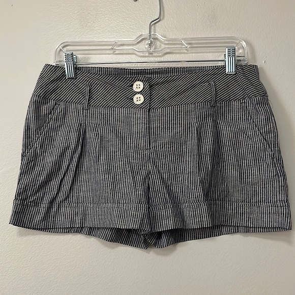 Papaya blue and white shorts size medium - Picture 1 of 3